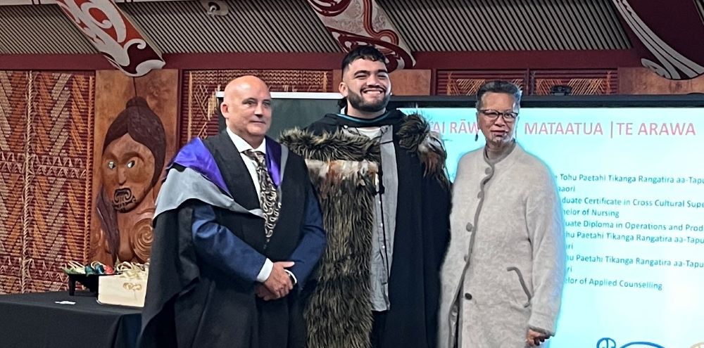 maori-grad-1000-x-495